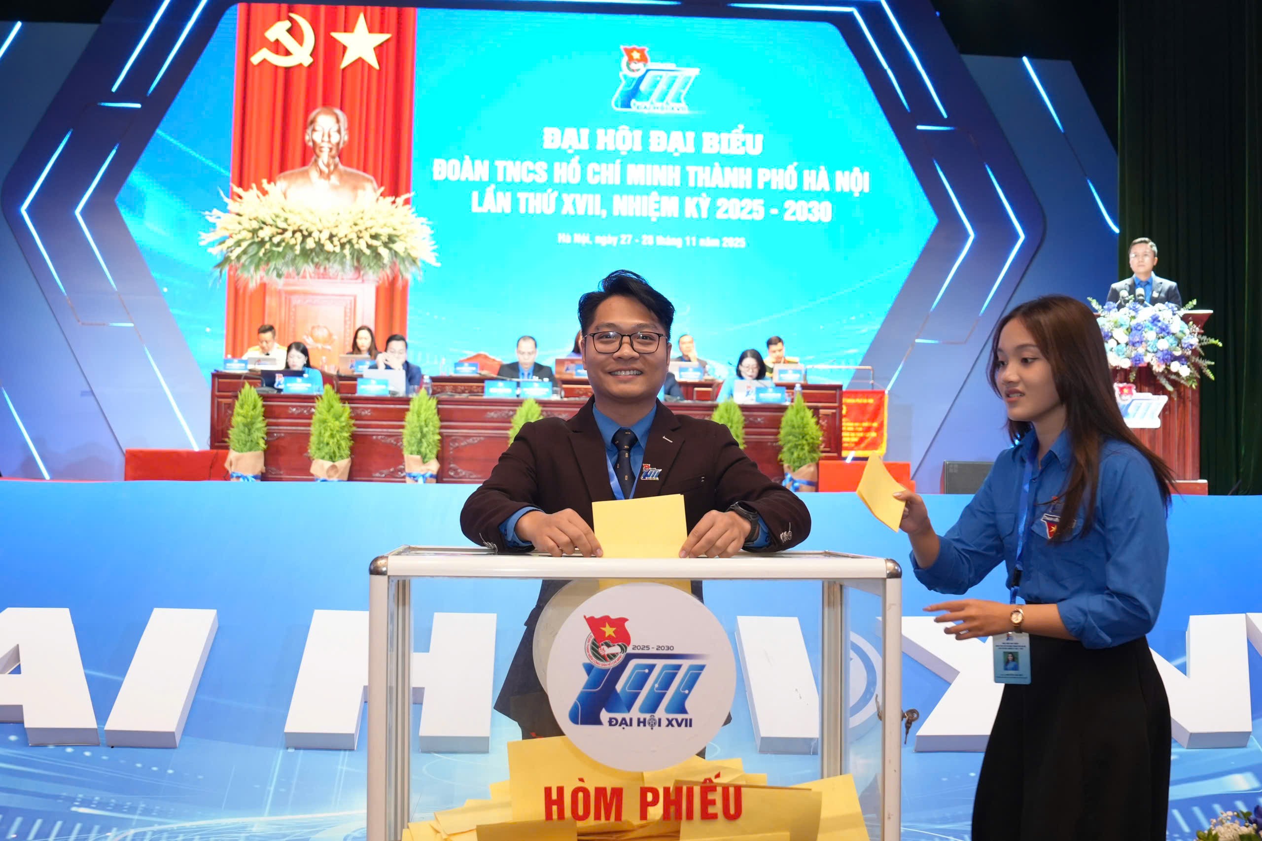 [CHÙM ẢNH] Phiên thứ nhất Đại hội đại biểu Đoàn TNCS Hồ Chí Minh TP Hà Nội