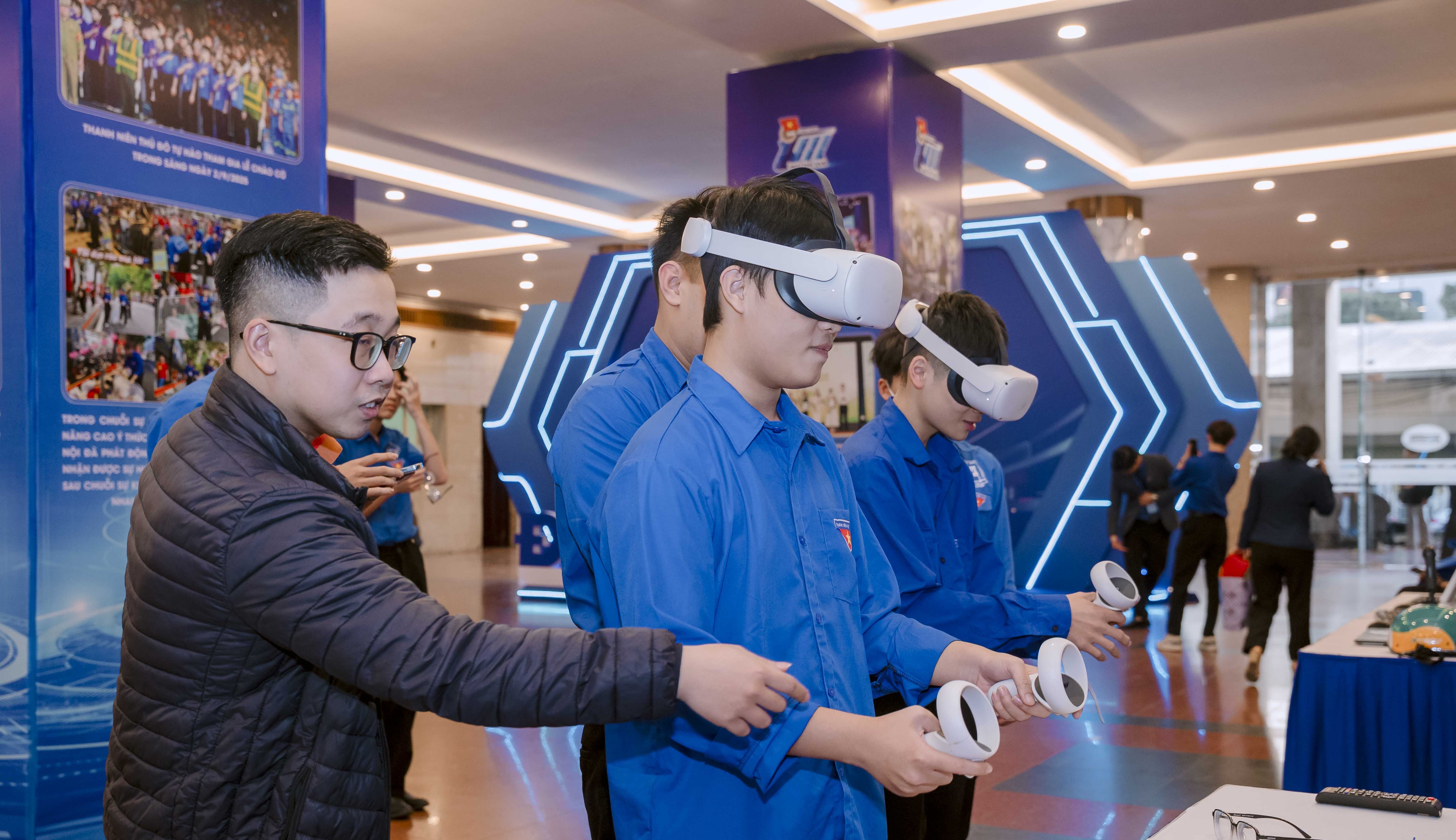 [CHÙM ẢNH] Phiên thứ nhất Đại hội đại biểu Đoàn TNCS Hồ Chí Minh TP Hà Nội