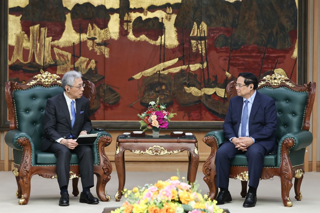 Thủ tướng khẳng định, Chính phủ Việt Nam luôn đánh giá cao vai trò của các doanh nghiệp Nhật Bản, trong đó có Tập đoàn Mitsui; đề nghị với tầm nhìn hợp tác trăm năm, Mitsui và Chủ tịch tiếp tục quan tâm thúc đẩy các nội dung hợp tác giữa Mitsui và các doanh nghiệp Việt Nam - Ảnh: VGP/Nhật Bắc