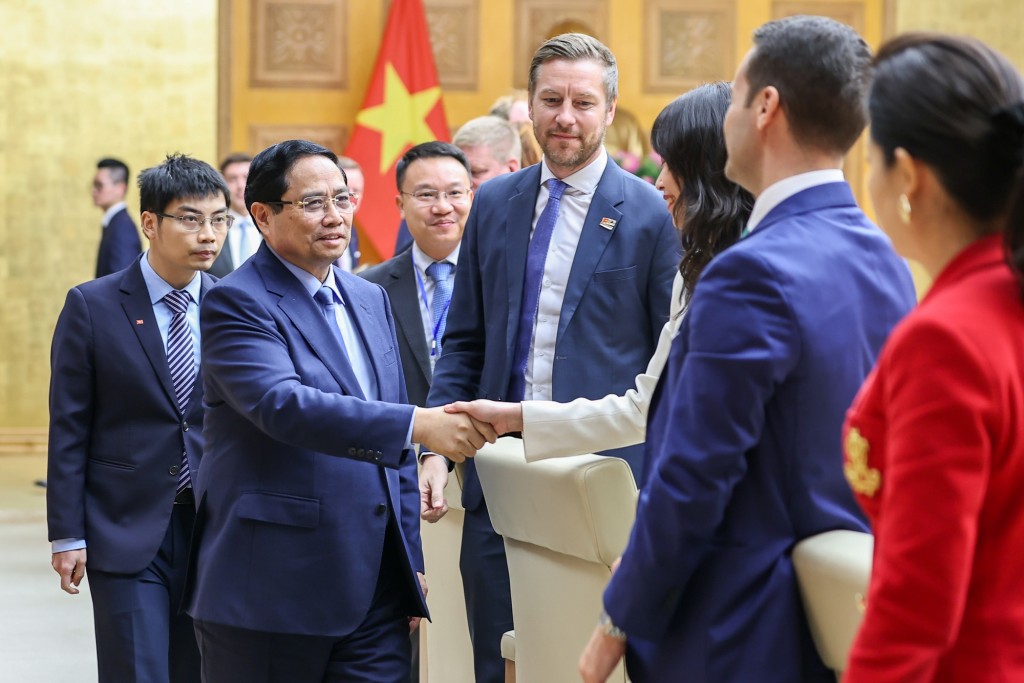 Thủ tướng Phạm Minh Chính tiếp đoàn Hội đồng kinh doanh EU - ASEAN (EU - ABC) và Hiệp hội Doanh nghiệp châu Âu tại Việt Nam (EuroCham) - Ảnh: VGP/Nhật Bắc