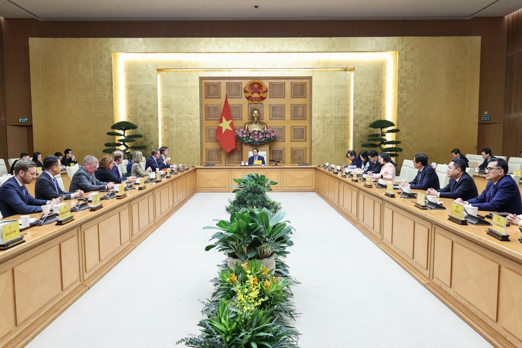 Thủ tướng vui mừng nhận thấy quan hệ Việt Nam - EU phát triển năng động, thực chất trên nhiều lĩnh vực, châu Âu là người bạn chân thành, tin cậy, trong đó thương mại – đầu tư là một trụ cột hợp tác quan trọng - Ảnh: VGP/Nhật Bắc