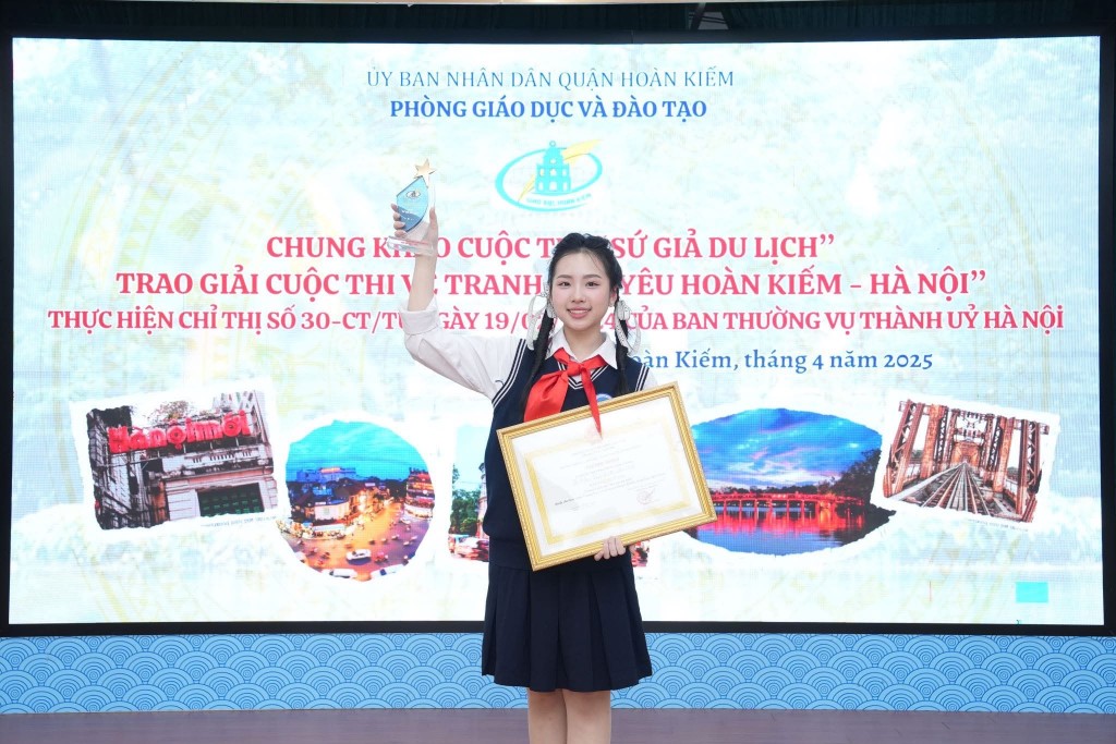 Bảo Ngọc giành giải Nhất cuộc thi “Sứ giả du lịch” quận Hoàn Kiếm năm 2025 – thêm một dấu ấn nổi bật trong bảng thành tích phong phú của em.