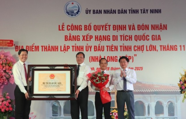 Tây Ninh đón nhận Bằng xếp hạng Di tích Quốc gia “Nhà Long Hiệp”
