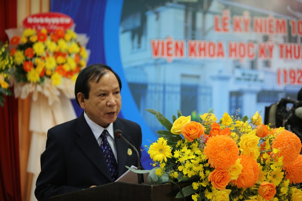 Viện KHKT Nông nghiệp Miền Nam đón nhận Huân chương Lao động hạng Nhất