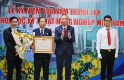 Viện KHKT Nông nghiệp Miền Nam đón nhận Huân chương Lao động hạng Nhất