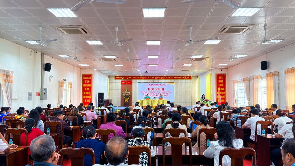 Đại biểu HĐND TP Hồ Chí Minh tiếp nhận ý kiến cử tri phường Thuận An