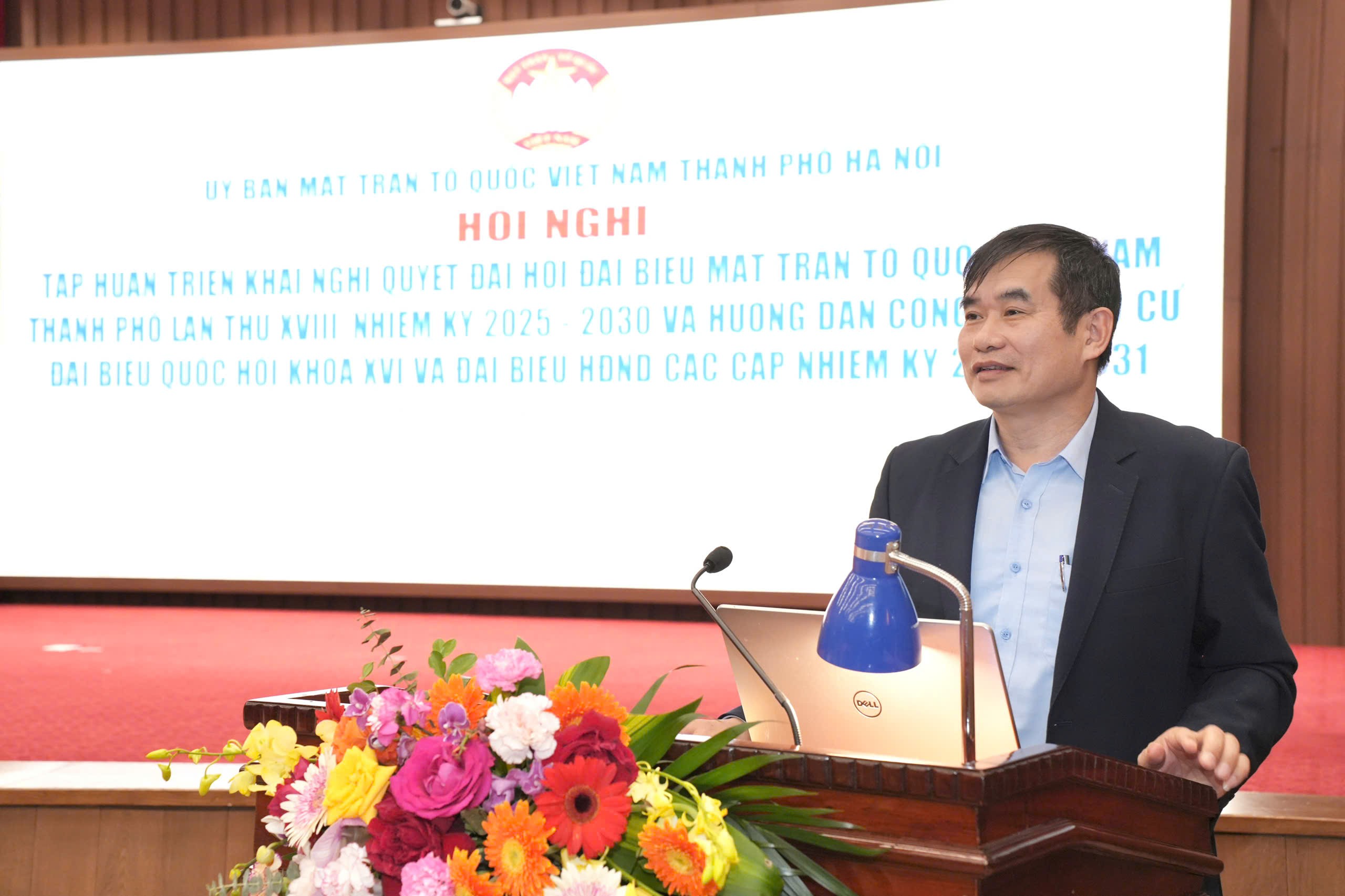 Trưởng ban Dân chủ, Giám sát và Phản biện xã hội Ủy ban MTTQ Việt Nam thành phố Phạm Ngọc Quỳnh tập huấn công tác bầu cử