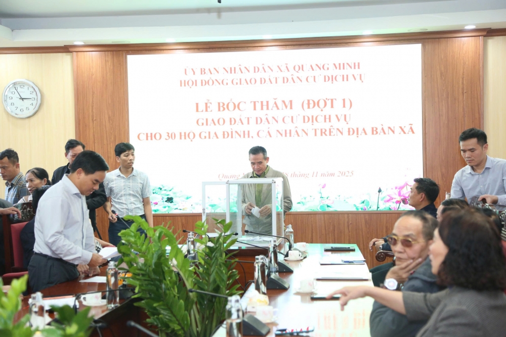 Việc bốc thăm đất dịch vụ được xã Quang Minh tổ chức đảm bảo công khai, minh bạch