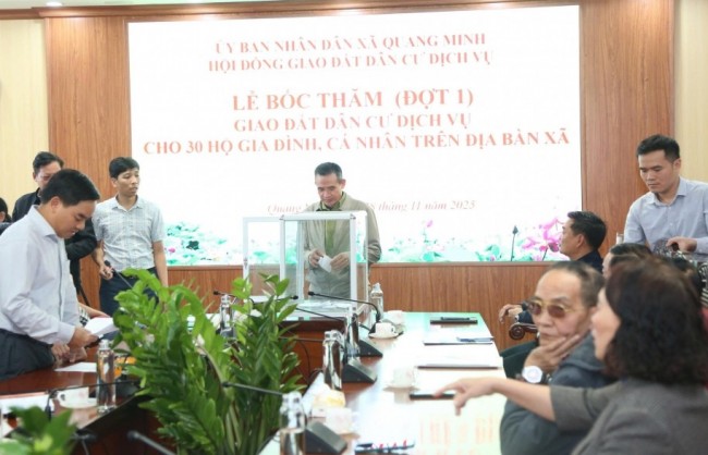 Xã Quang Minh tổ chức bốc thăm đất dịch vụ