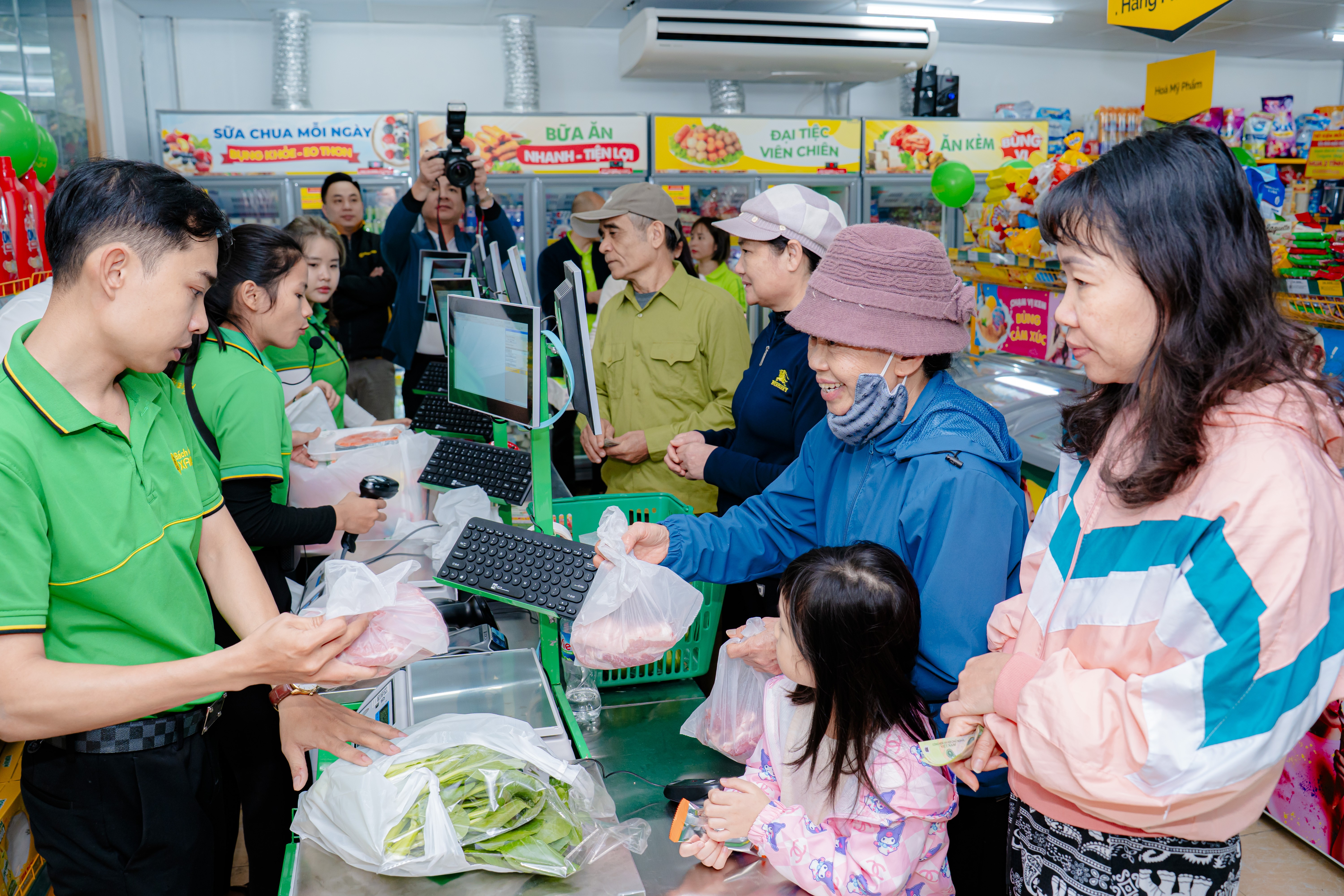 Bách Hóa Xanh tới miền Bắc, mang hàng ngàn ưu đãi tặng khách hàng Bách Hóa Xanh tới miền Bắc, mang hàng ngàn ưu đãi tặng khách hàng