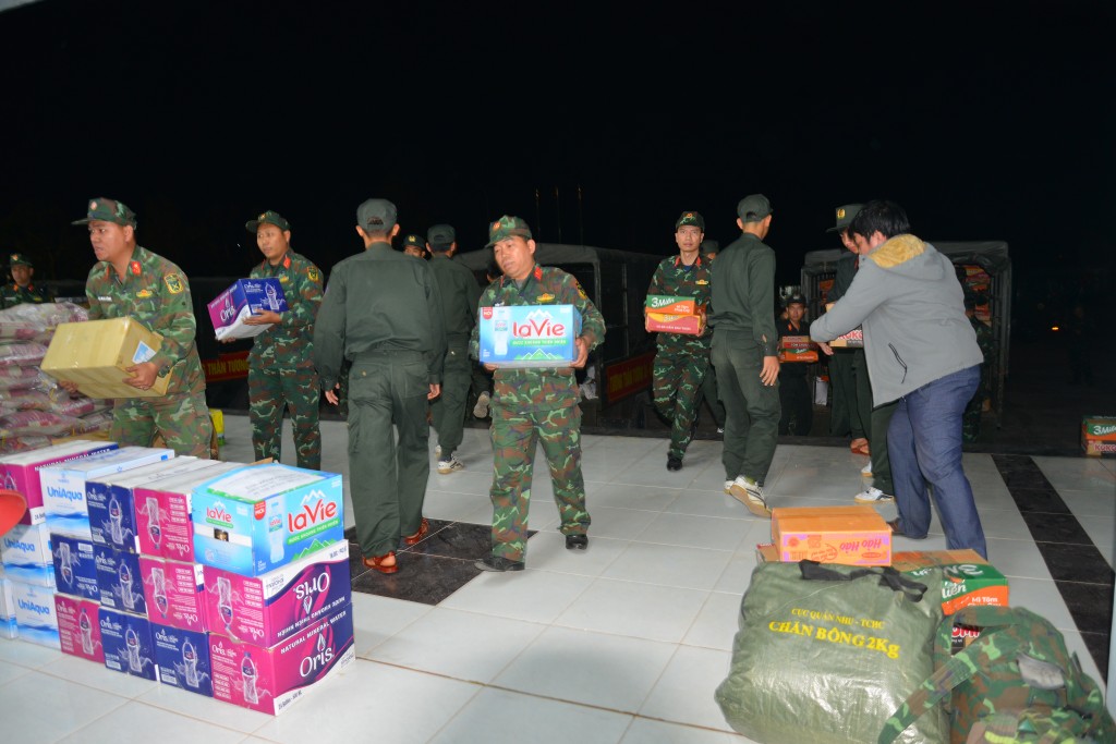 Các mặt hàng được cán bộ, chiến sĩ Bộ Tư lệnh Thủ đô Hà Nội cẩn thận bảo quản an toàn, bàn giao đầy đủ cho đại diện Uỷ ban MTTQ Việt Nam tỉnh Gia Lai