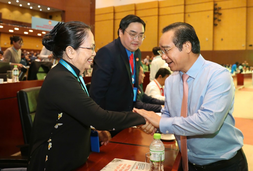 Ủy viên Trung ương Đảng, Phó Bí thư Thành ủy, Chủ tịch UBND TPHCM Nguyễn Văn Được thăm hỏi đại biểu