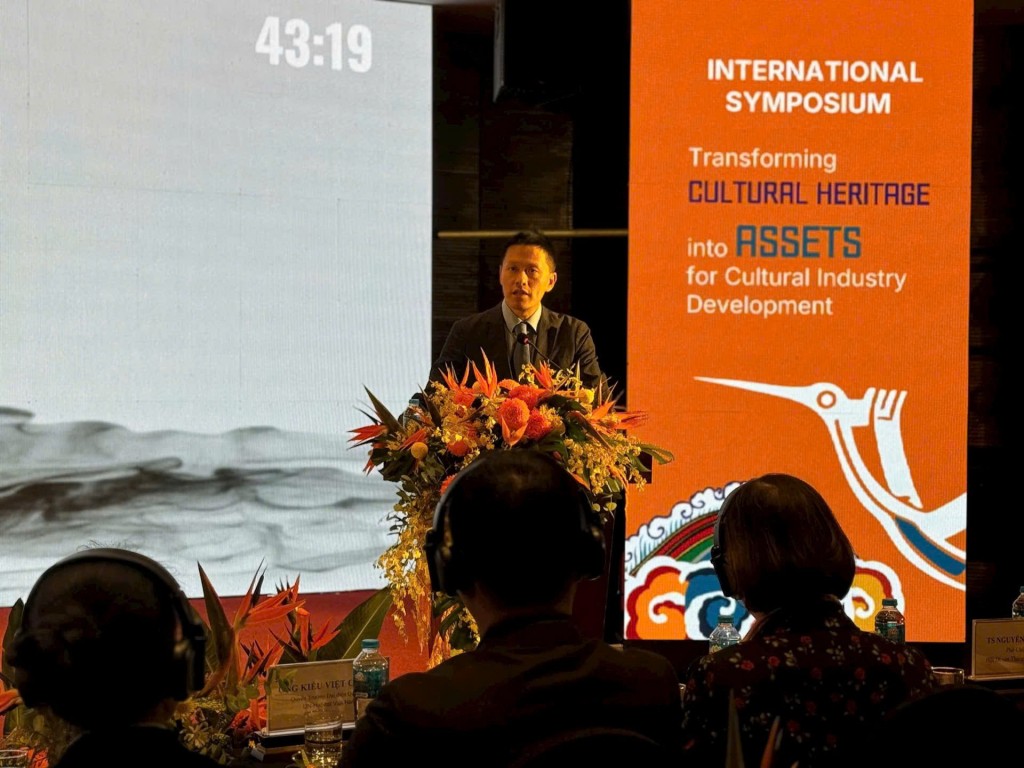 Chuyên gia nước ngoài chia sẻ kinh nghiệm làm công nghiệp văn hoá (Ảnh: Hoàng Lân) Chuyên gia nước ngoài chia sẻ kinh nghiệm làm công nghiệp văn hoá (Ảnh: Hoàng Lân)