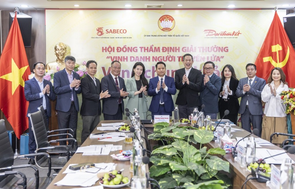 Hội đồng thẩm định Giải thưởng “Vinh danh Người truyền lửa” bắt đầu lựa chọn 15 gương mặt tinh hoa