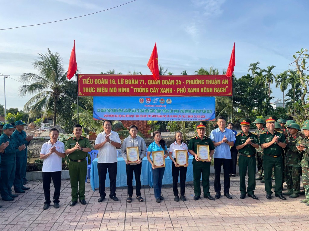 Đổi mới diện mạo nhờ mô hình “Trồng cây xanh-phủ xanh