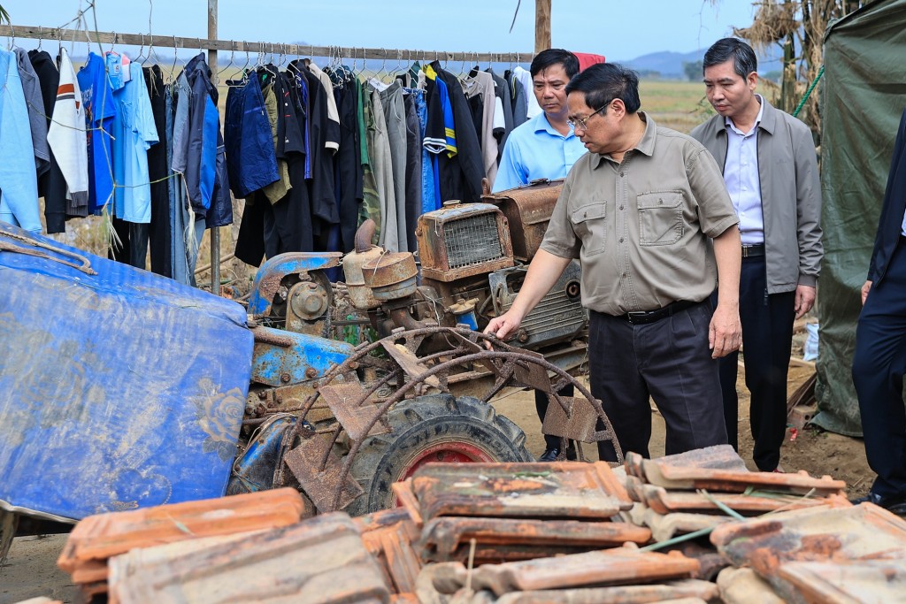 Ưu tiên khôi phục nhà ở cho bà con vùng lũ