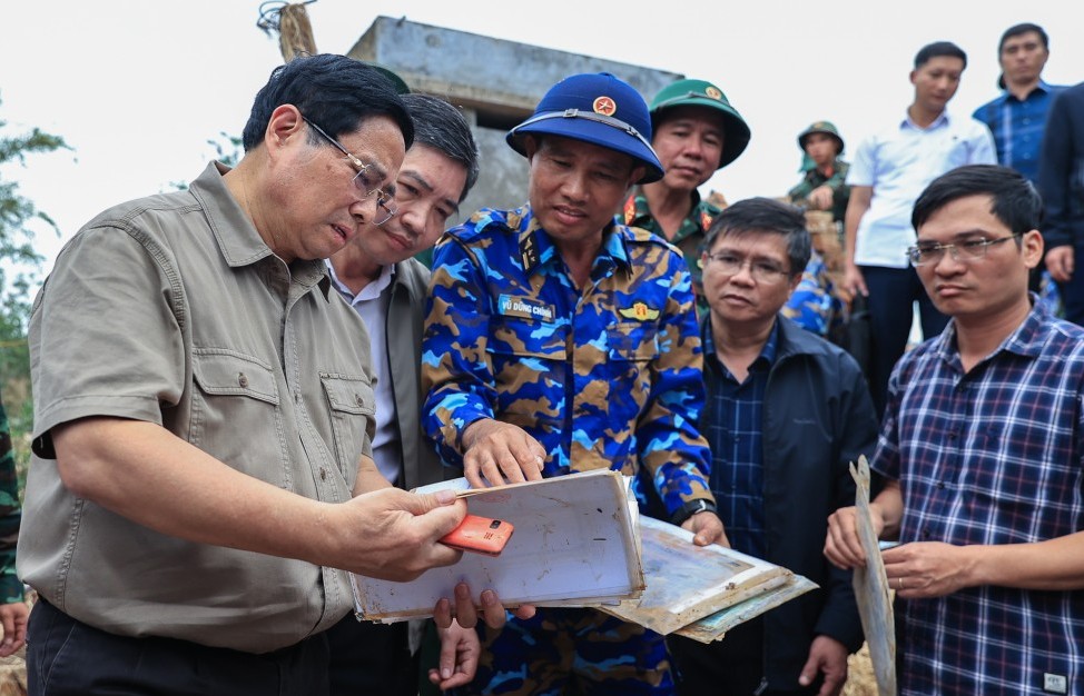 Ưu tiên khôi phục nhà ở cho bà con vùng lũ