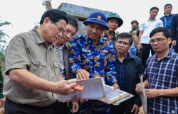 Ưu tiên khôi phục nhà ở cho bà con vùng lũ