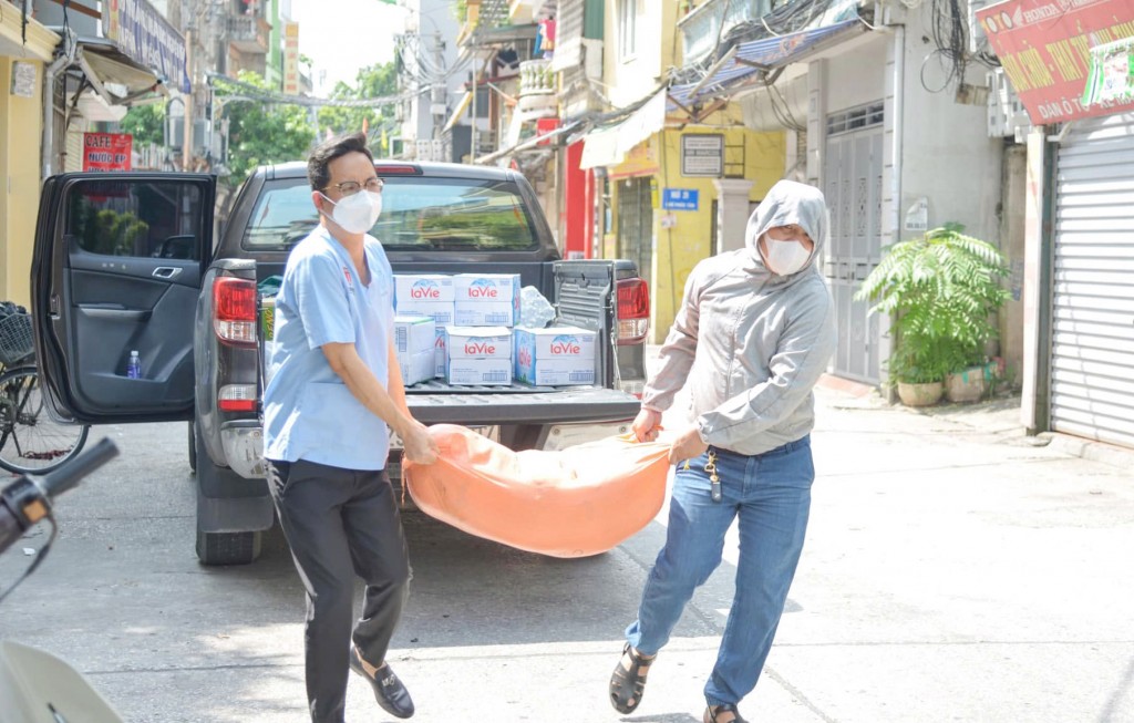 Bác sĩ nhân lên những nụ cười và lan tỏa thông điệp sống đẹp