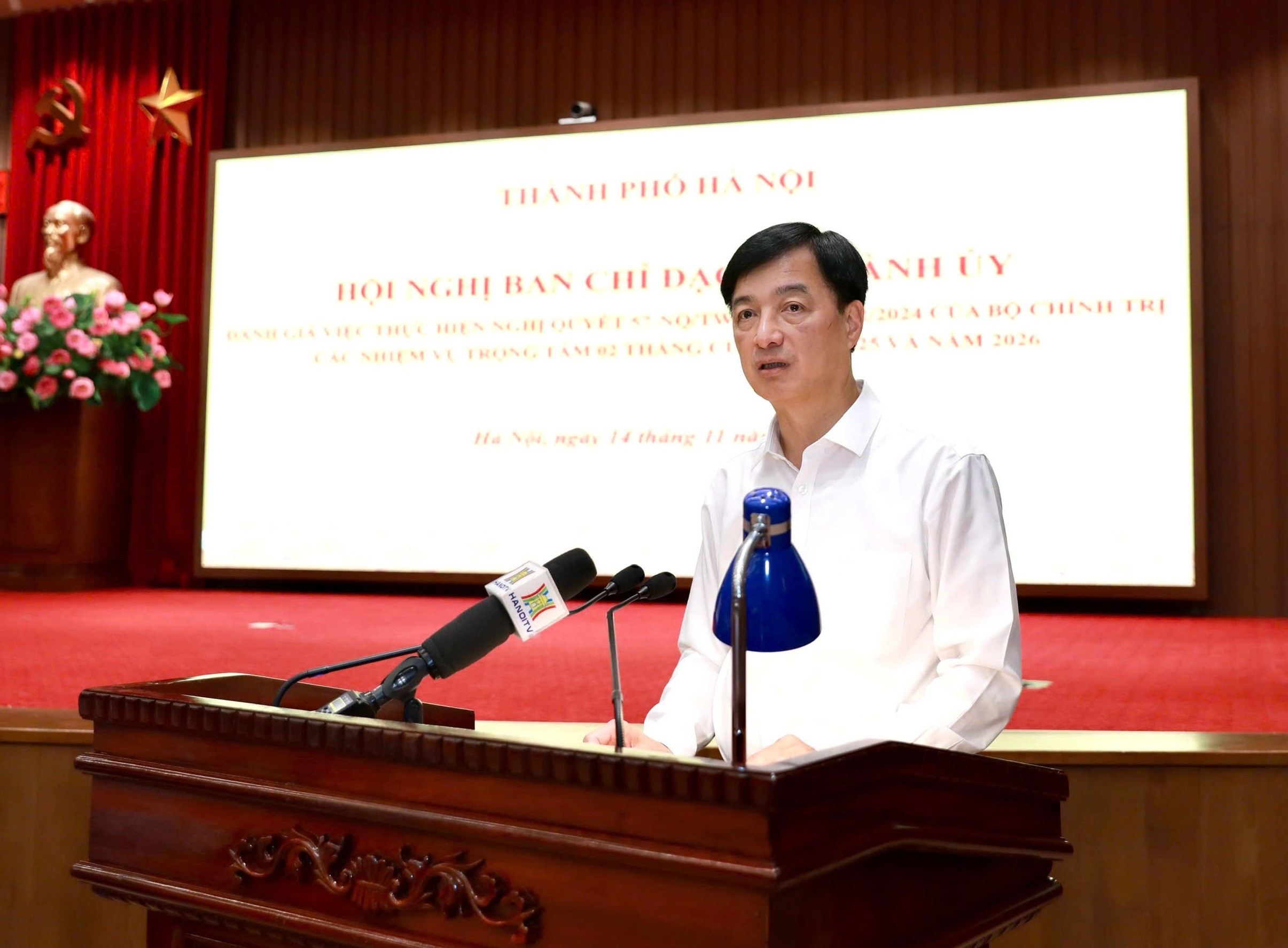 Uỷ viên Bộ Chính trị, Bí thư Thành ủy Hà Nội Nguyễn Duy Ngọc phát biểu định hướng Hội nghị đánh giá việc thực hiện Nghị quyết 57-NQ/TW ngày 22/12/2024 của Bộ Chính trị các nhiệm vụ trọng tâm 2 tháng cuối năm 2025 và năm 2026