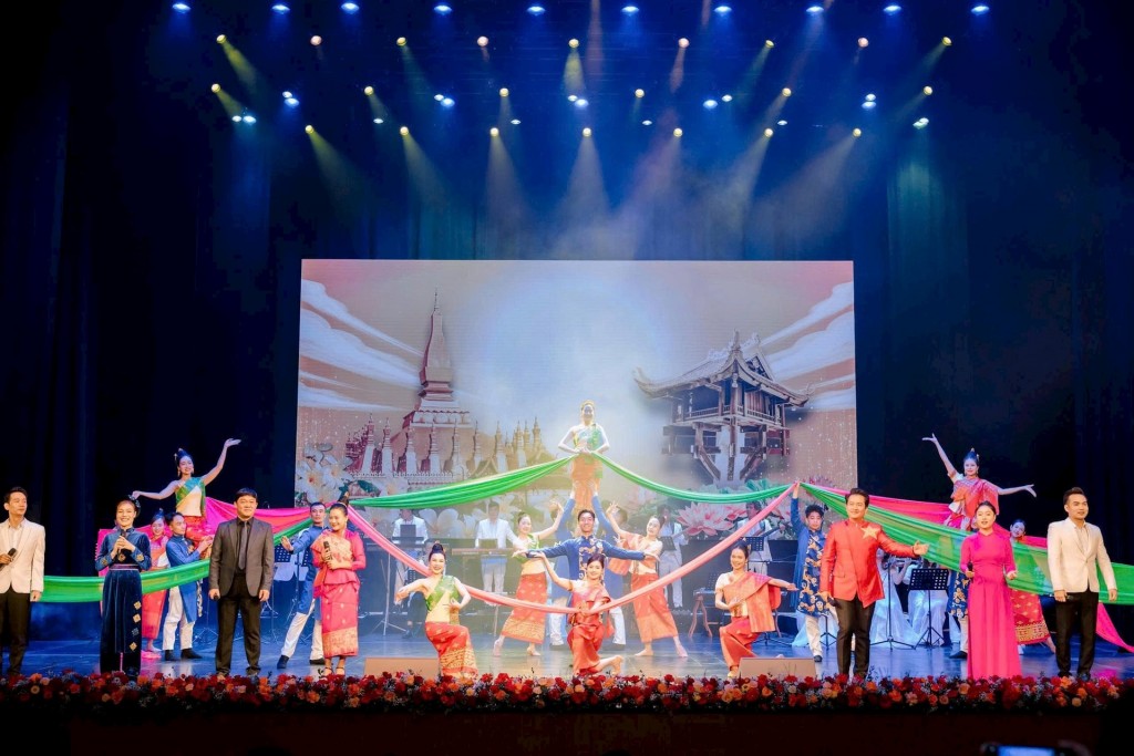 Diễn văn của Chủ tịch nước Lương Cường tại lễ kỷ niệm 50 năm Quốc khánh CHDCND Lào