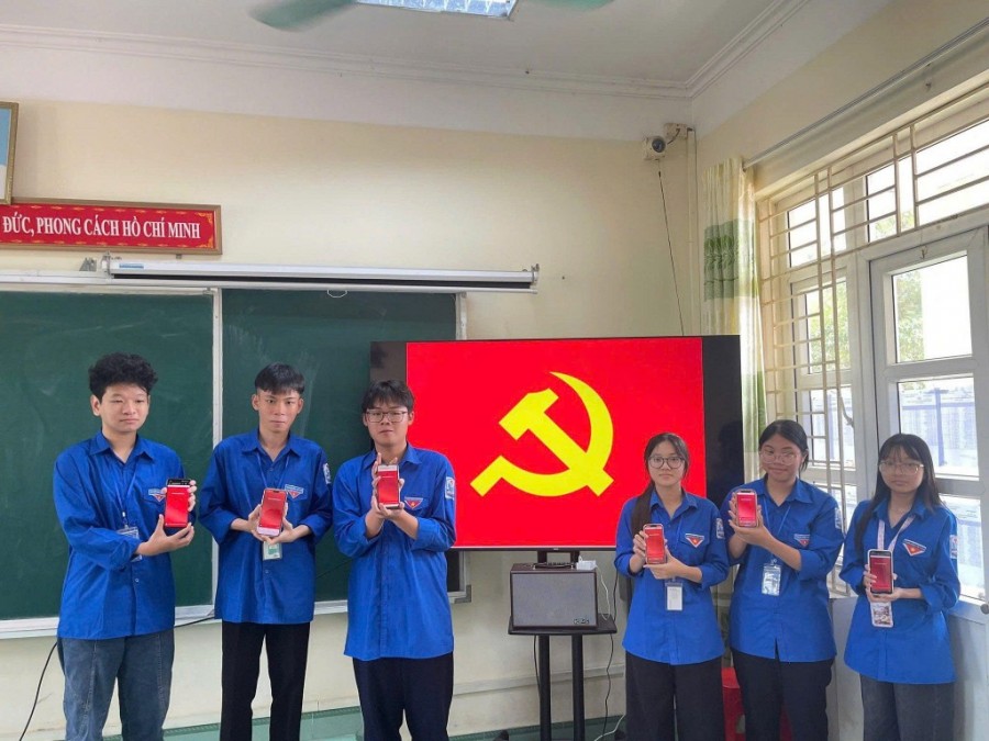 Những ý kiến tâm huyết của đoàn viên được tổng hợp gửi tới Ban soạn thảo Văn kiện Đại hội XIV. Những ý kiến tâm huyết của đoàn viên được tổng hợp gửi tới Ban soạn thảo Văn kiện Đại hội XIV.