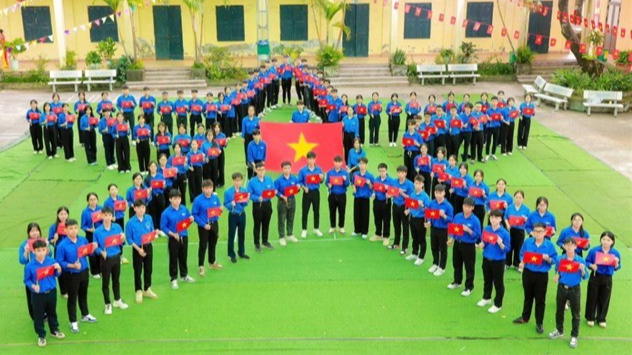 Tuổi trẻ đồng hành cùng sự phát triển, sẵn sàng đảm nhận những nhiệm vụ khó, việc mới. Tuổi trẻ đồng hành cùng sự phát triển, sẵn sàng đảm nhận những nhiệm vụ khó, việc mới.