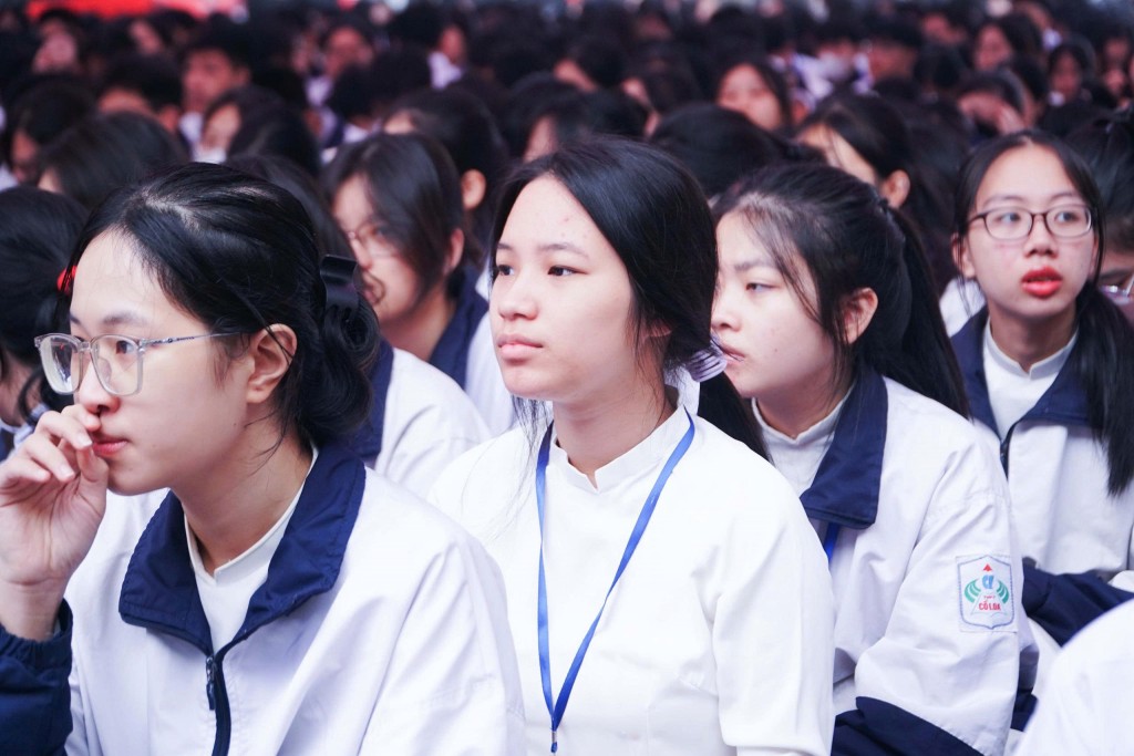 Học sinh Trường THPT Cổ Loa lan toả, góp yêu thương gửi facs bạn học sinh vùng bị ảnh hưởng bão, lũ Học sinh Trường THPT Cổ Loa lan toả, góp yêu thương gửi facs bạn học sinh vùng bị ảnh hưởng bão, lũ