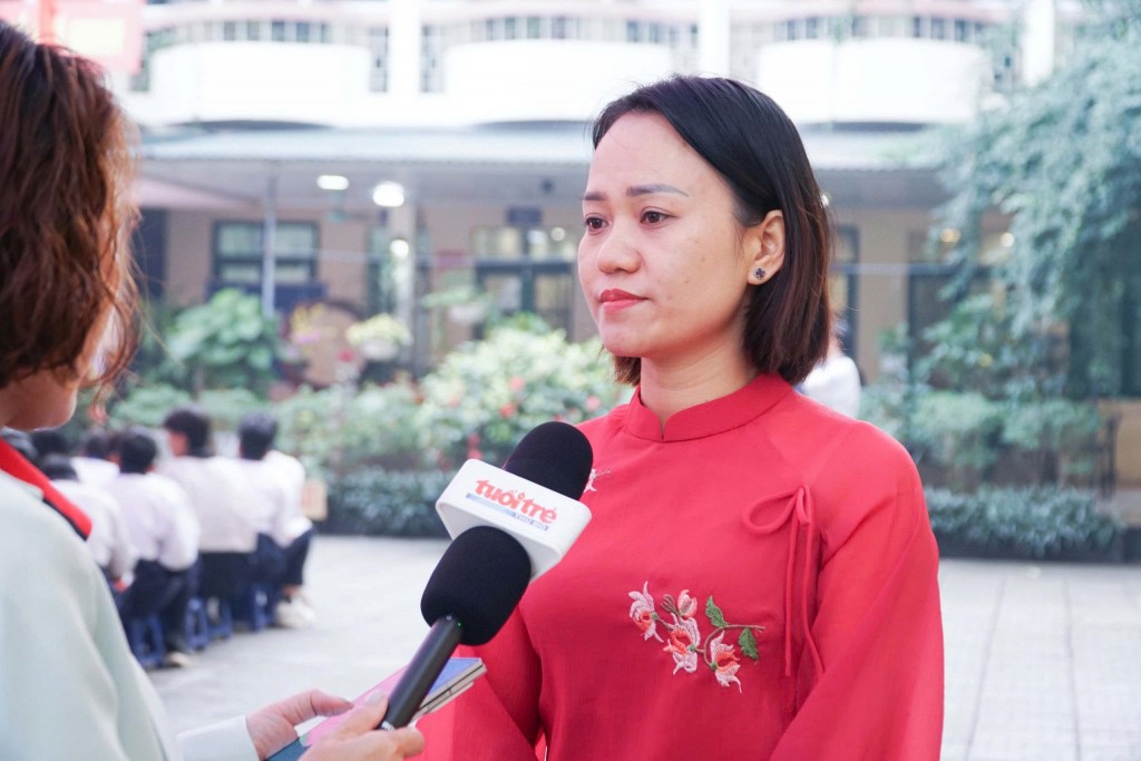 Cô Hoàng Thị Phương, Bí thư Đoàn trường cho rằng, sự kiện là hoạt động giáo dục nhân cách bền vững cho thế hệ trẻ Cô Hoàng Thị Phương, Bí thư Đoàn trường cho rằng, sự kiện là hoạt động giáo dục nhân cách bền vững cho thế hệ trẻ