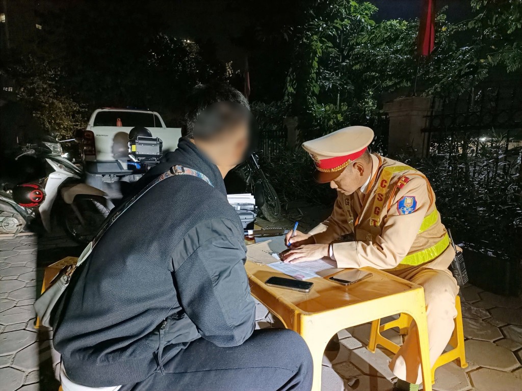 Hà Nội quyết liệt ngăn chặn ma men sau tay lái Hà Nội quyết liệt ngăn chặn ma men sau tay lái