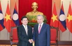 Việt Nam luôn dành ưu tiên cao nhất cho mối quan hệ đoàn kết đặc biệt với Lào