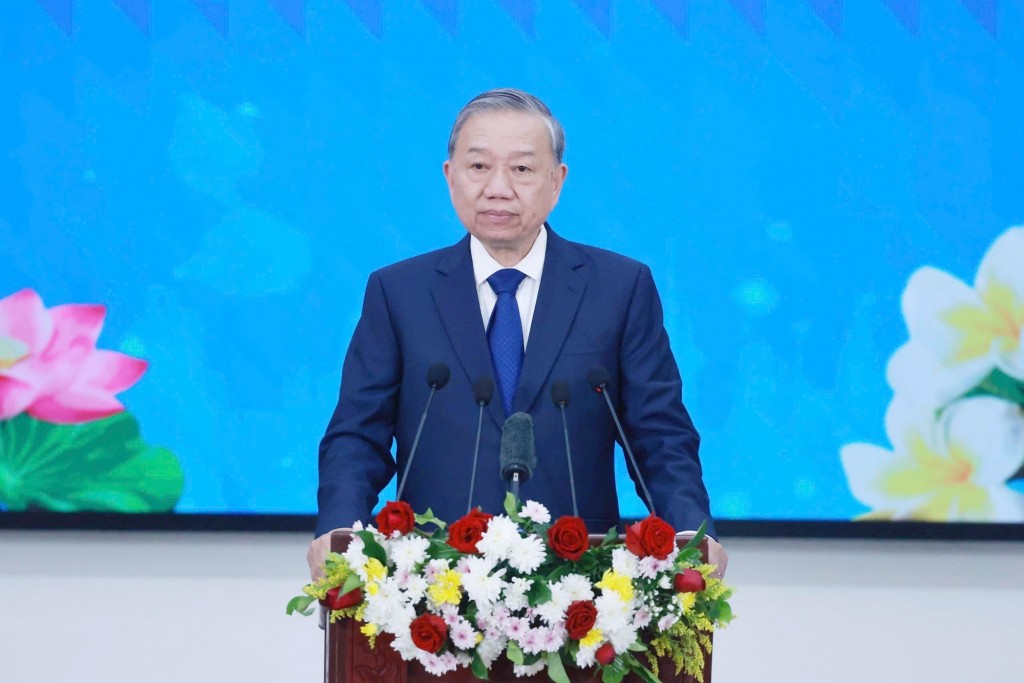 Củng cố hợp tác toàn diện, đẩy mạnh gắn kết chiến lược Việt Nam - Lào trong giai đoạn mới