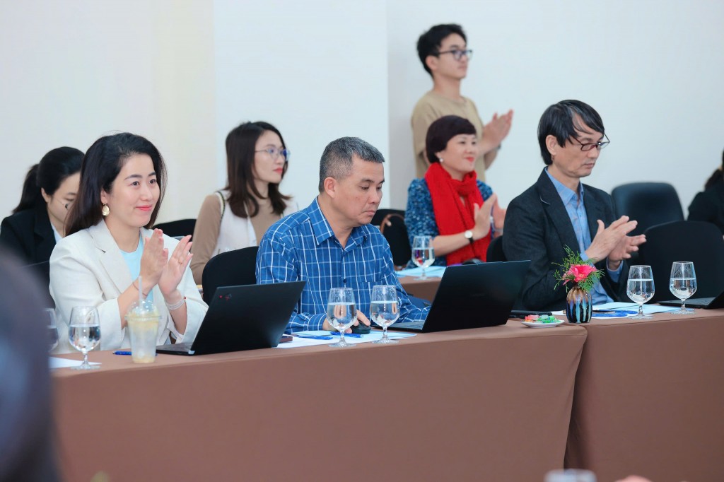 Tình trạng sử dụng thuốc lá điện tử, thuốc lá nung nóng gia tăng đáng báo động Tình trạng sử dụng thuốc lá điện tử, thuốc lá nung nóng gia tăng đáng báo động