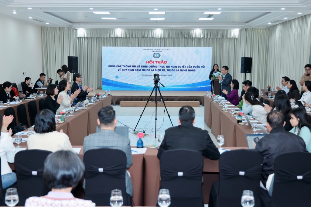 Tình trạng sử dụng thuốc lá điện tử, thuốc lá nung nóng gia tăng đáng báo động Tình trạng sử dụng thuốc lá điện tử, thuốc lá nung nóng gia tăng đáng báo động