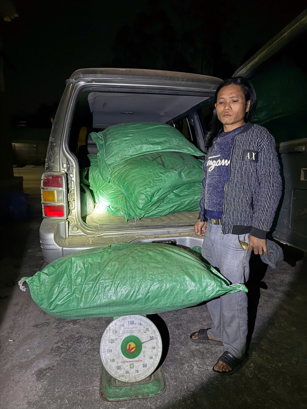 Biên phòng Cao Bằng thu giữ hơn 1,7 tấn hàng hóa không rõ nguồn gốc