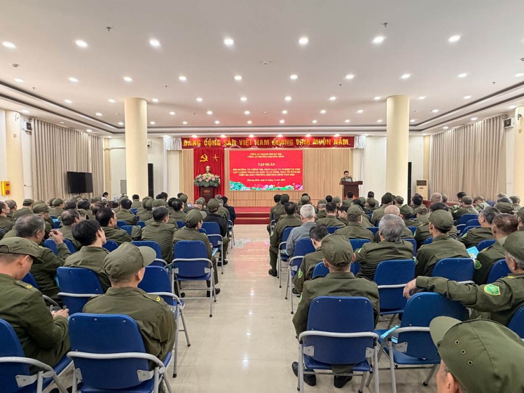 Đẩy mạnh tập huấn cho lực lượng bảo vệ an ninh cơ sở Đẩy mạnh tập huấn cho lực lượng bảo vệ an ninh cơ sở