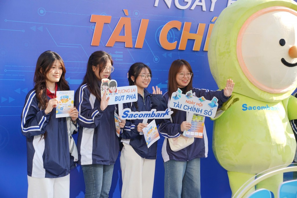 Sacombank cùng thế hệ trẻ lan tỏa tinh thần “tài chính thông minh - tương lai bứt phá” qua S-FINFEST 2025