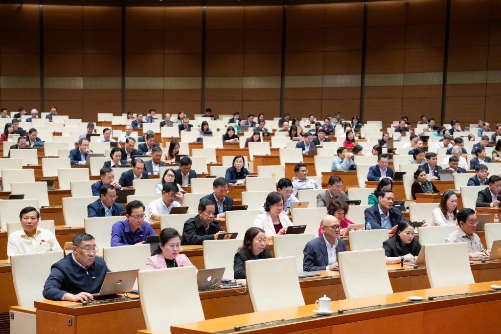 Giải pháp giải quyết “tận gốc” thu nhập thấp của nhân viên y tế Giải pháp giải quyết “tận gốc” thu nhập thấp của nhân viên y tế