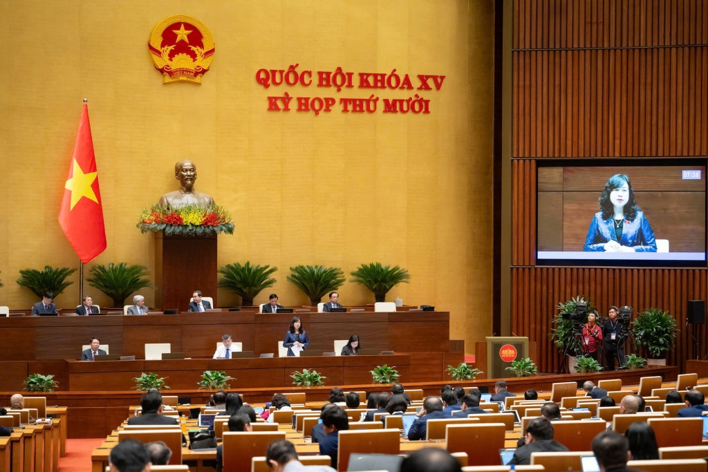 Giải pháp giải quyết “tận gốc” thu nhập thấp của nhân viên y tế Giải pháp giải quyết “tận gốc” thu nhập thấp của nhân viên y tế