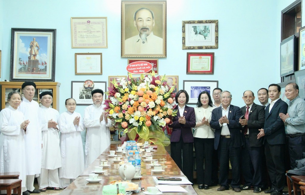 Lãnh đạo Ủy ban MTTQ Việt Nam TP Hà Nội thăm, chúc mừng các Họ đạo Cao Đài