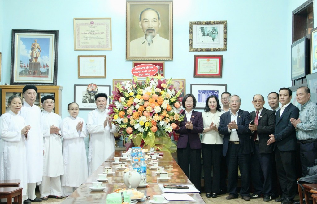 Lãnh đạo Ủy ban MTTQ Việt Nam TP Hà Nội thăm, chúc mừng các Họ đạo Cao Đài