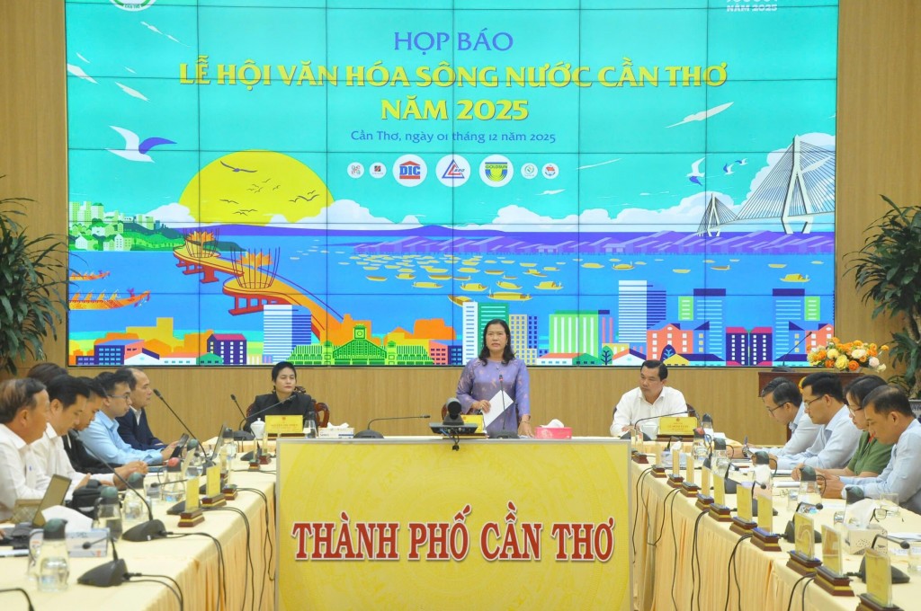 Nguyễn Thị Ngọc Điệp, Phó Chủ tịch UBND thành phố Cần Thơ, phát biểu tại buổi họp báo.