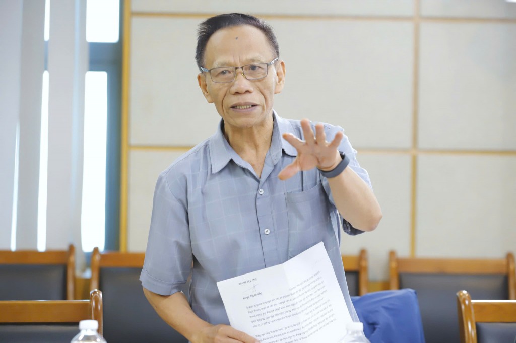 Chuyên gia Hoàng Trọng Thủy, thành viên Hội đồng Chung khảo nhận xét Giải báo chí toàn quốc về nông nghiệp, nông dân, nông thôn Việt Nam năm 2025 đã chuyển từ “sức lan tỏa” sang “sức hút”. Chuyên gia Hoàng Trọng Thủy, thành viên Hội đồng Chung khảo nhận xét Giải báo chí toàn quốc về nông nghiệp, nông dân, nông thôn Việt Nam năm 2025 đã chuyển từ “sức lan tỏa” sang “sức hút”.