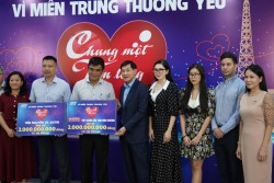 Gia đình tỷ phú Johnathan Hạnh Nguyễn ủng hộ 10 tỷ đồng giúp miền Trung sau bão lũ