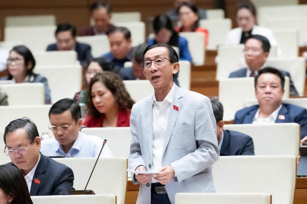 Phải có bộ sách giáo khoa chuẩn, thống nhất trên toàn quốc Phải có bộ sách giáo khoa chuẩn, thống nhất trên toàn quốc