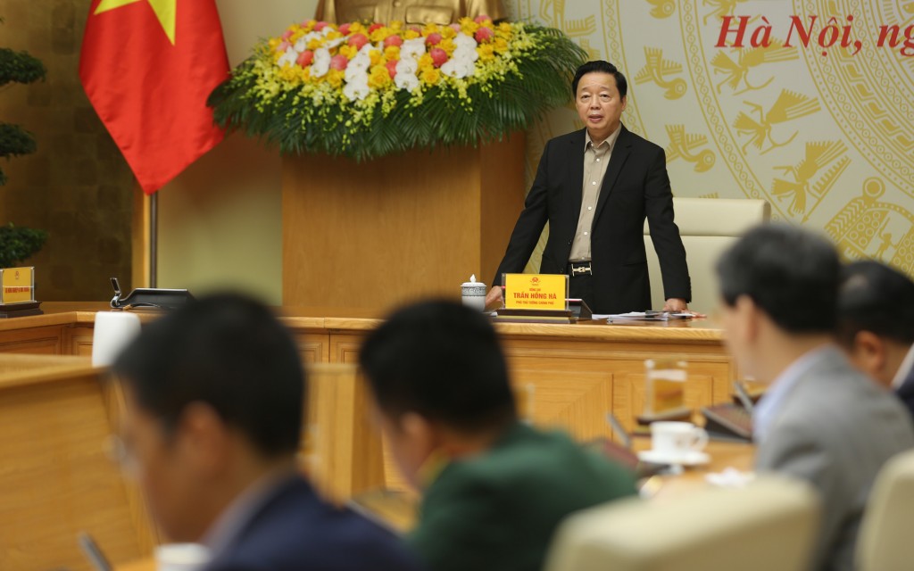 Phó Thủ tướng nhấn mạnh, từ nay đến ngày 15/12 là thời hạn quan trọng để hoàn tất các nhiệm vụ, giải quyết các vấn đề tồn đọng liên quan đến phòng, chống IUU - Ảnh: VGP/Minh Khôi