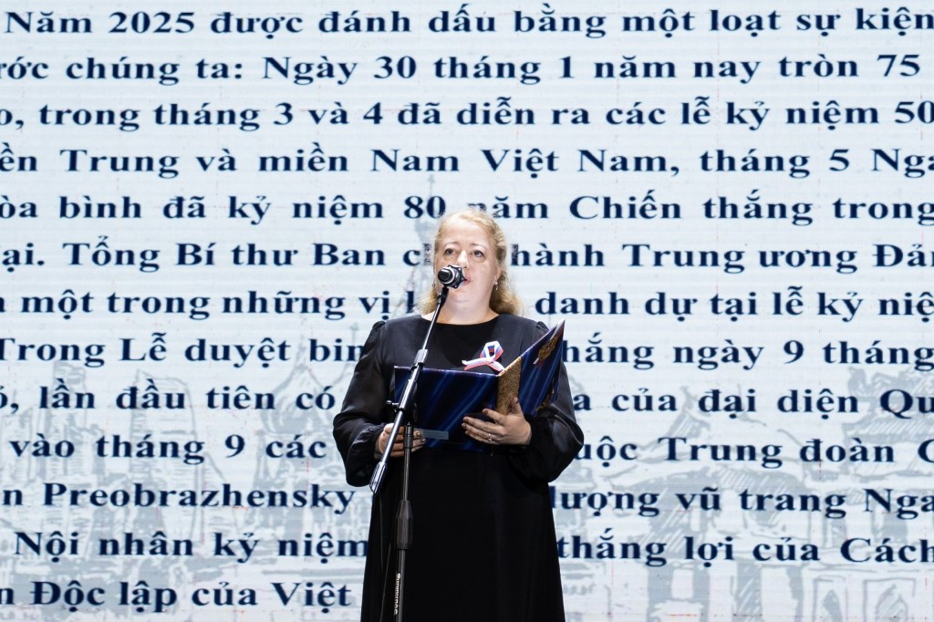 Tổng Lãnh sự Liên bang Nga tại Đà Nẵng Mizonova Mariia phát biểu tại chương trình (Ảnh: Đ.Minh)