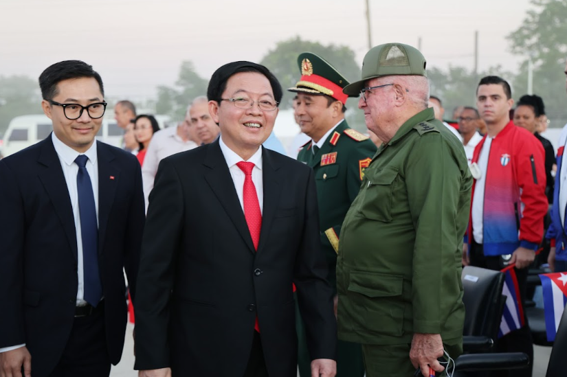 Phó Thủ tướng Hồ Quốc Dũng dự Lễ kỷ niệm 65 năm thiết lập quan hệ ngoại giao Việt Nam - Cuba - Ảnh: VGP/Gia Huy