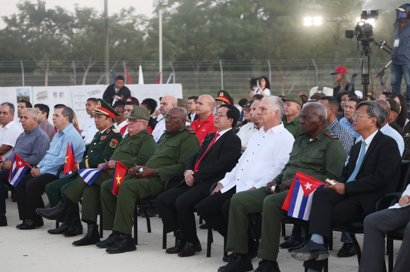 Phó Thủ tướng Hồ Quốc Dũng dự Lễ kỷ niệm 65 năm thiết lập quan hệ ngoại giao Việt Nam - Cuba - Ảnh: VGP/Gia Huy