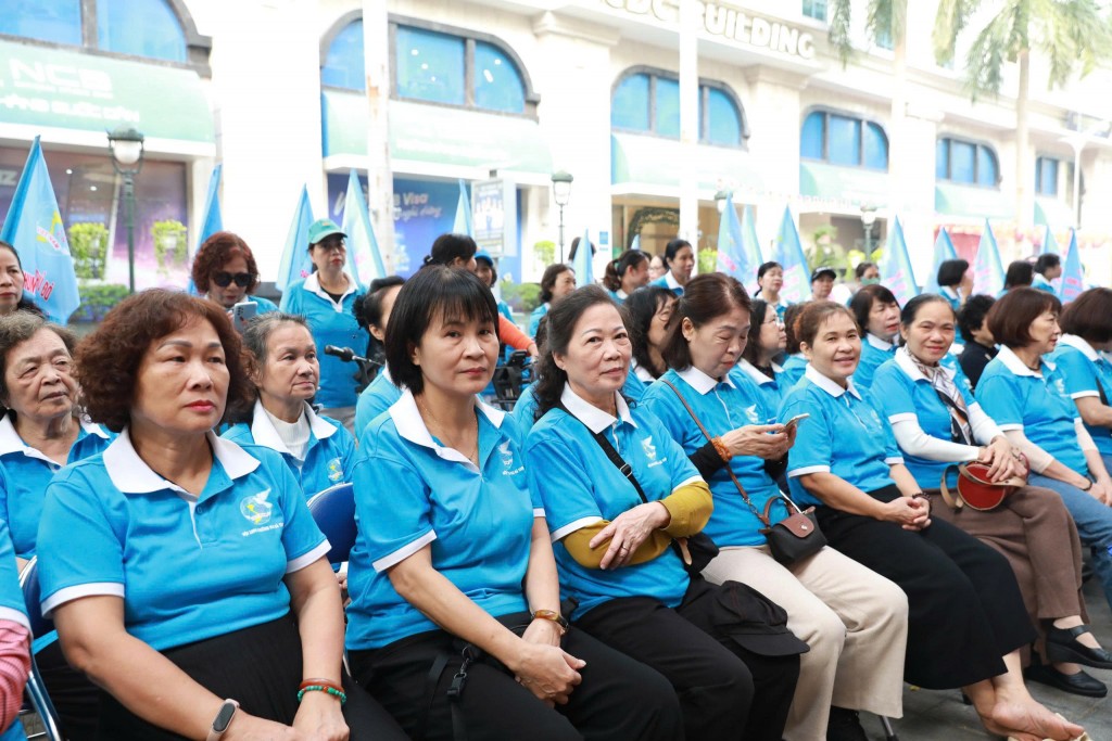 Phát huy vai trò phụ nữ trong mục tiêu chấm dứt dịch bệnh AIDS